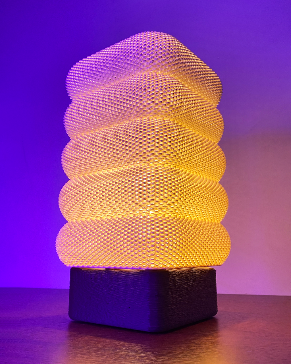 Sara - de mesa - luminastudio