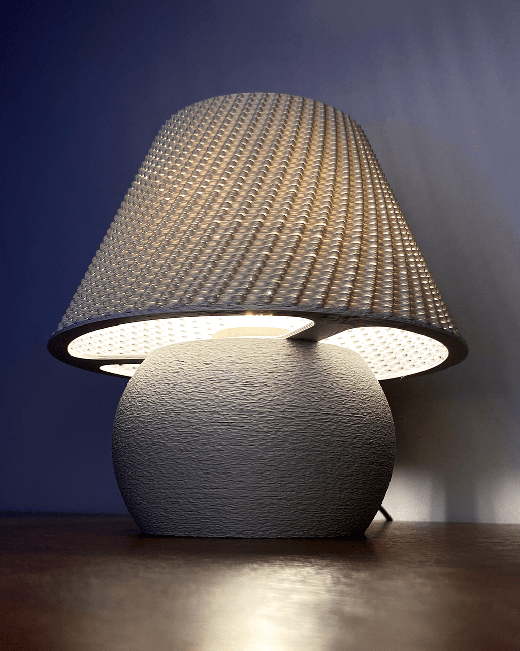 Tokyo - de mesa - luminastudio