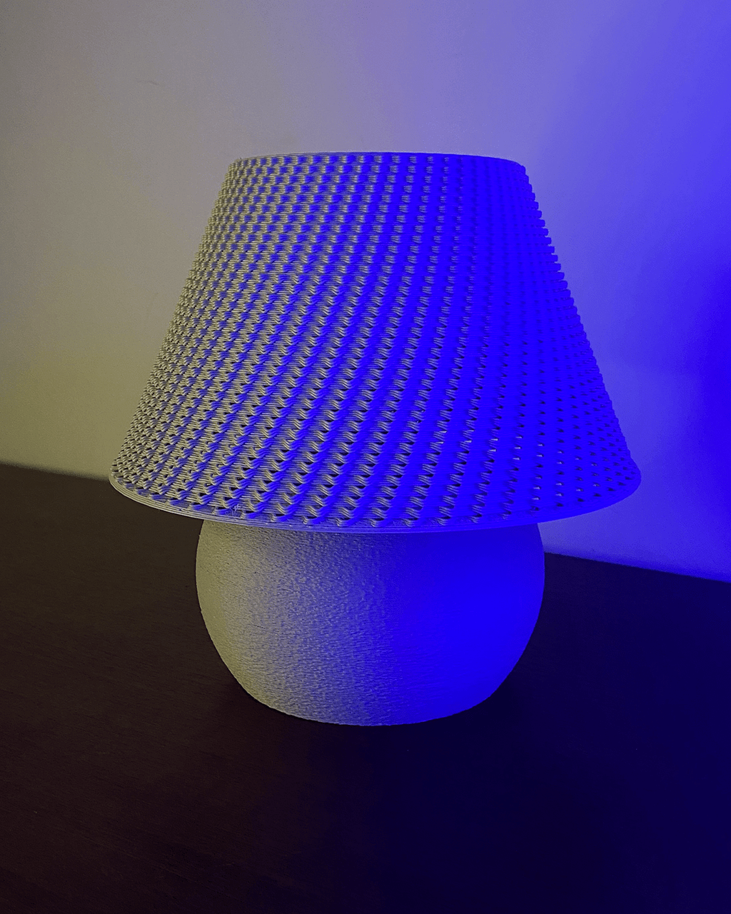 Tokyo - de mesa - luminastudio